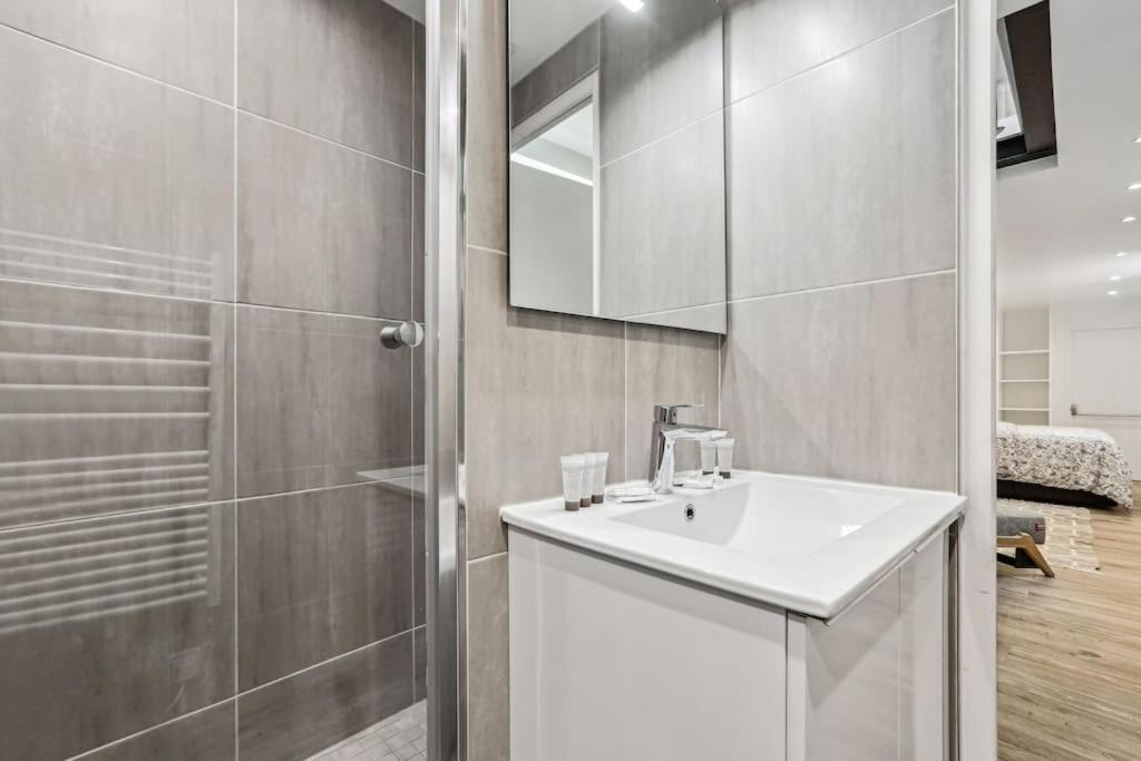 03 Tour Eiffel Appartement Pour 7 Personnes Paris Eksteriør bilde