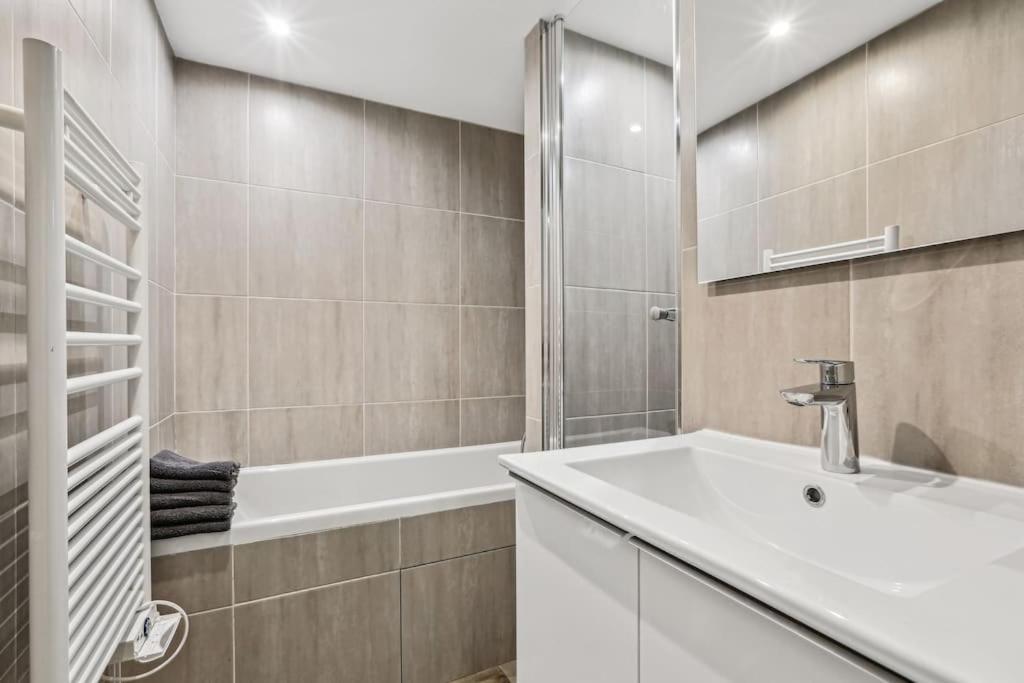 03 Tour Eiffel Appartement Pour 7 Personnes Paris Eksteriør bilde